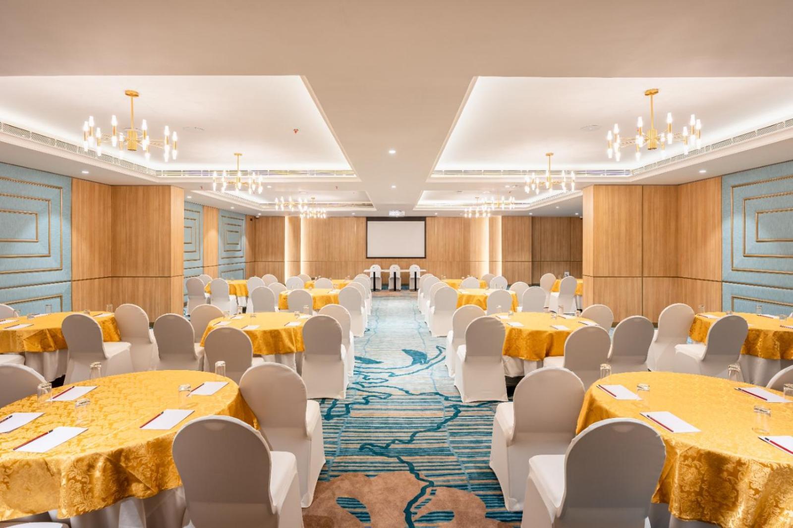 Park Inn & Suites By Radisson Thrissur East Fort Екстериор снимка