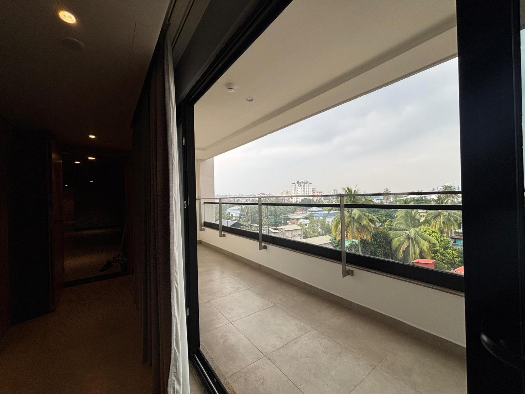 Park Inn & Suites By Radisson Thrissur East Fort Екстериор снимка