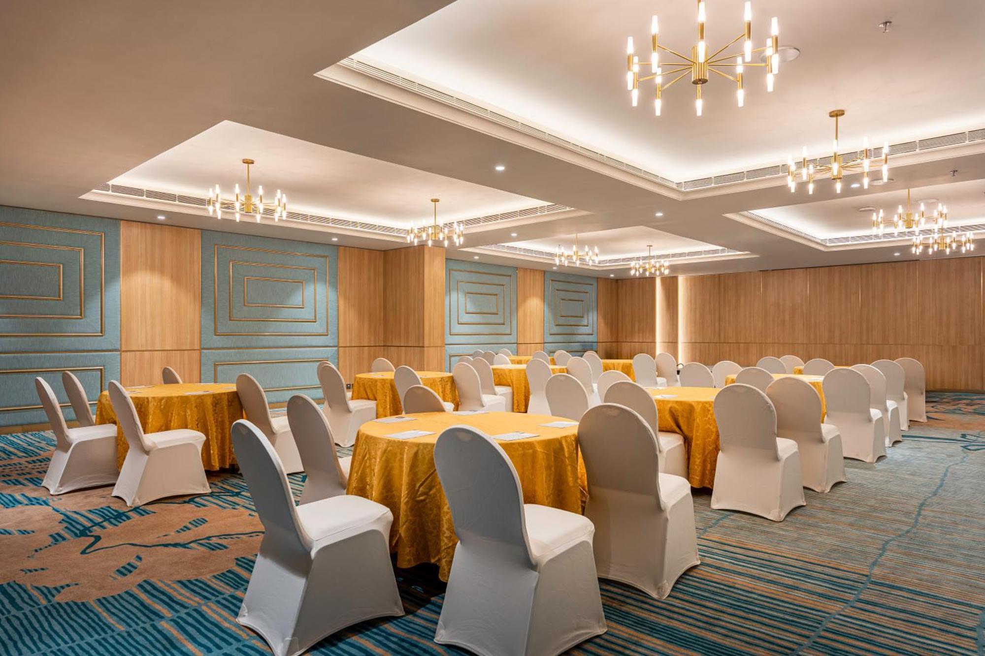 Park Inn & Suites By Radisson Thrissur East Fort Екстериор снимка
