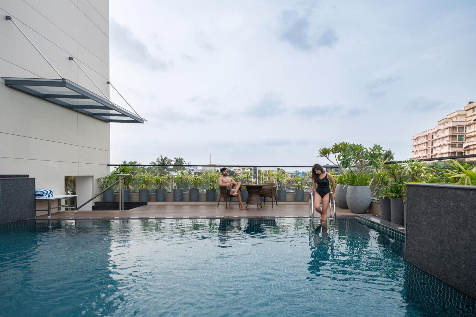 Park Inn & Suites By Radisson Thrissur East Fort Екстериор снимка